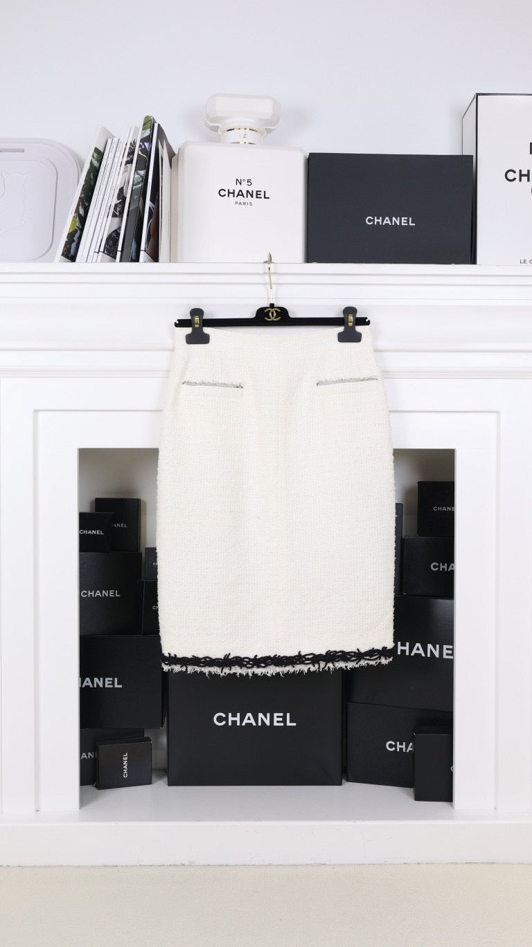 Chanel 09P Black Outliner Tweed Jacket Skirt Set