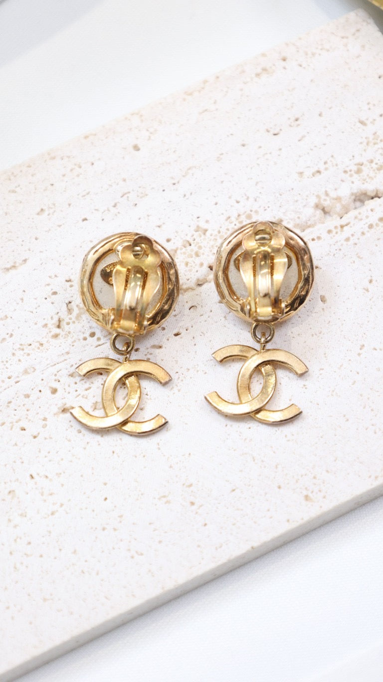 Vintage Chanel 94A CC Pearl Ear Clips