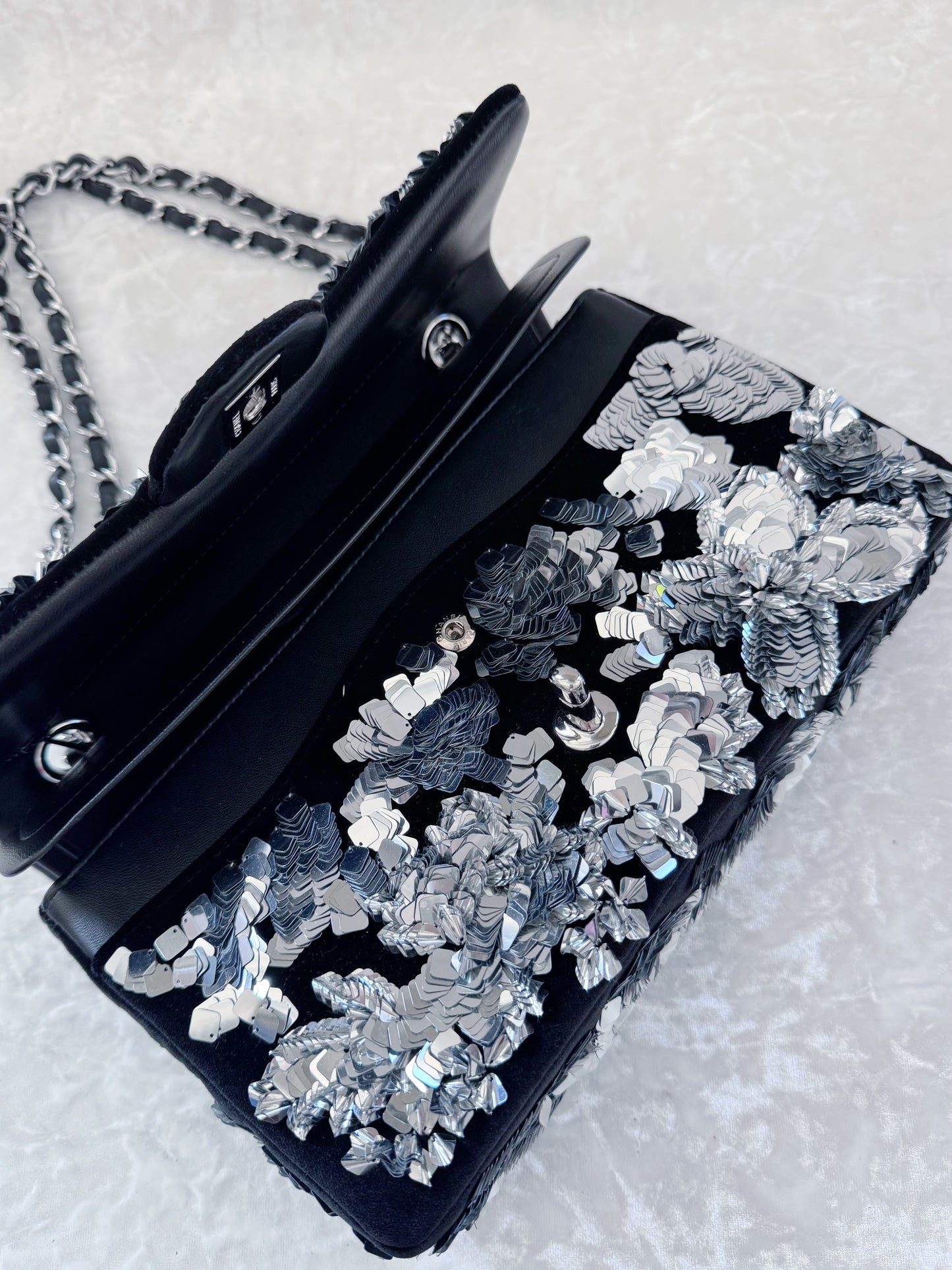 Chanel 2022 Metiers d’Art Velvet Sequined CF