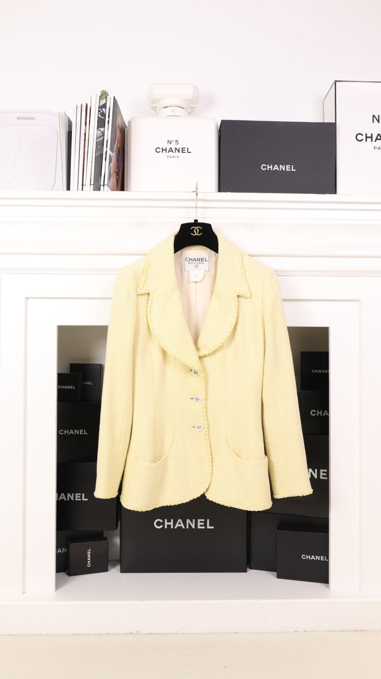 Vintage Chanel 97P Light Yellow Tweed Shell Button Set