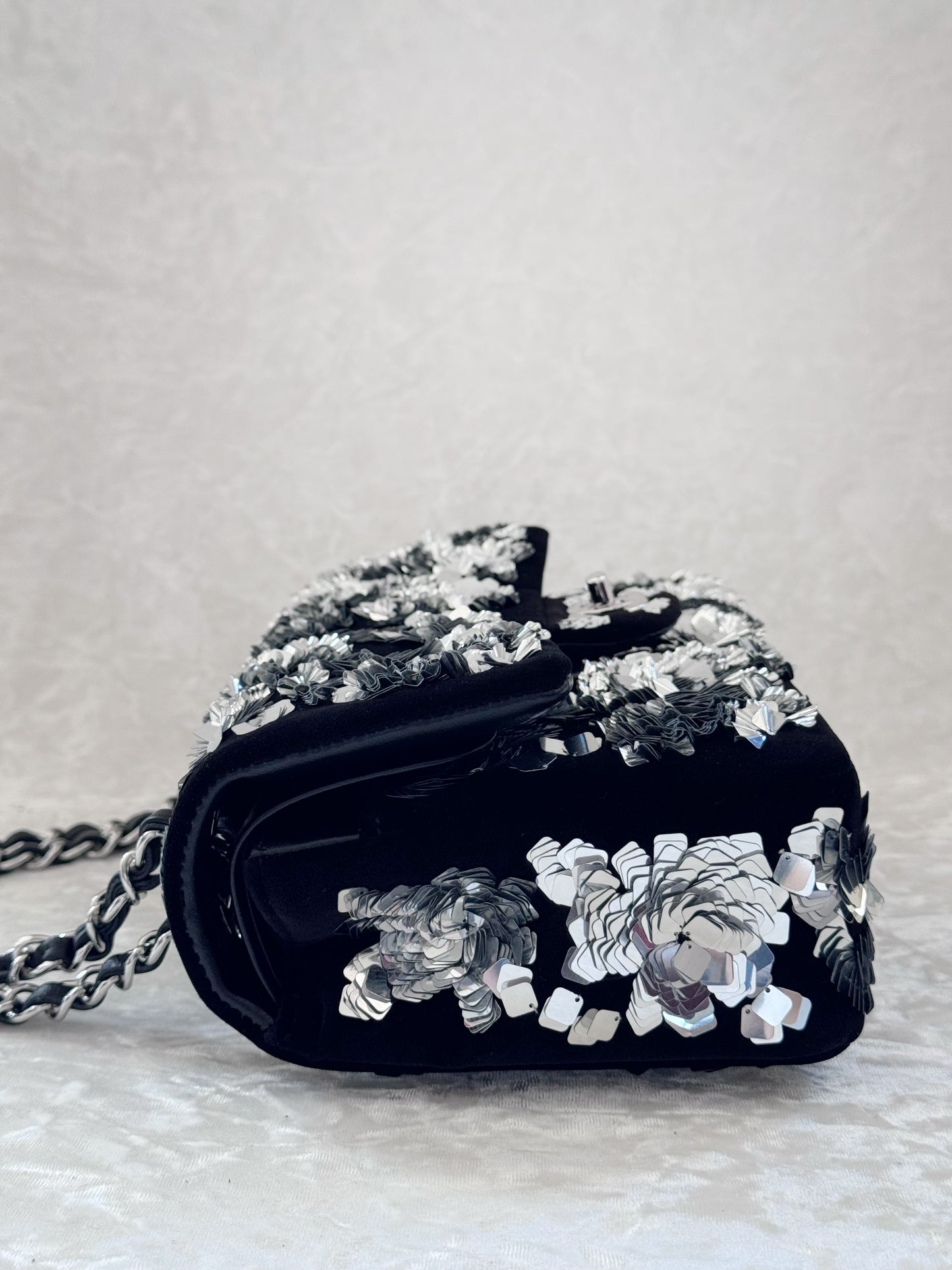 Chanel 2022 Metiers d’Art Velvet Sequined CF