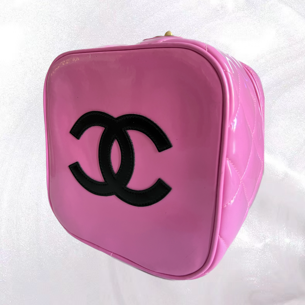 Vintage Chanel 1995P Barbie Pink Vanity Heart Mirror Bag