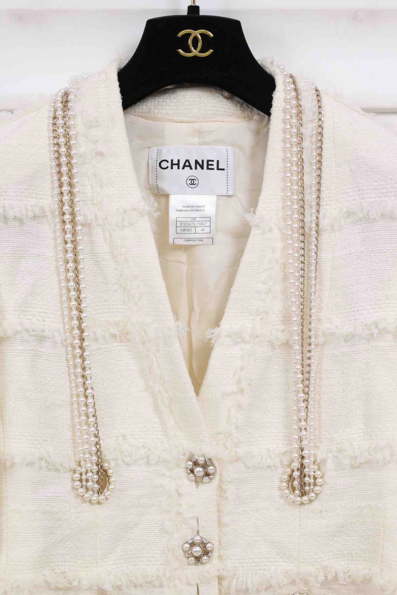 Chanel 08 Runway White Tweed P earl Chains Jacket