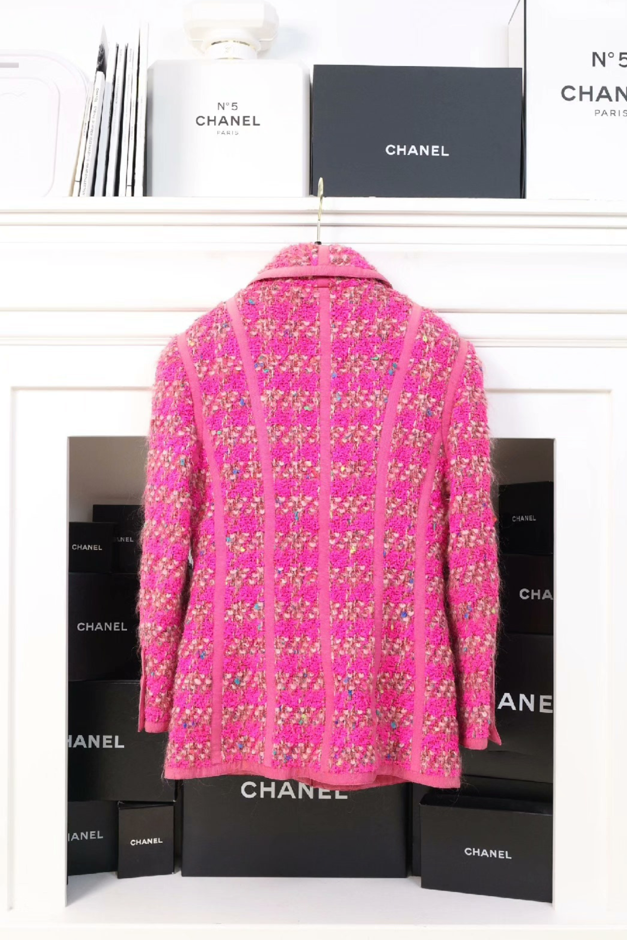 Vintage Chanel 1989 Runway Pink Tweed Jacket