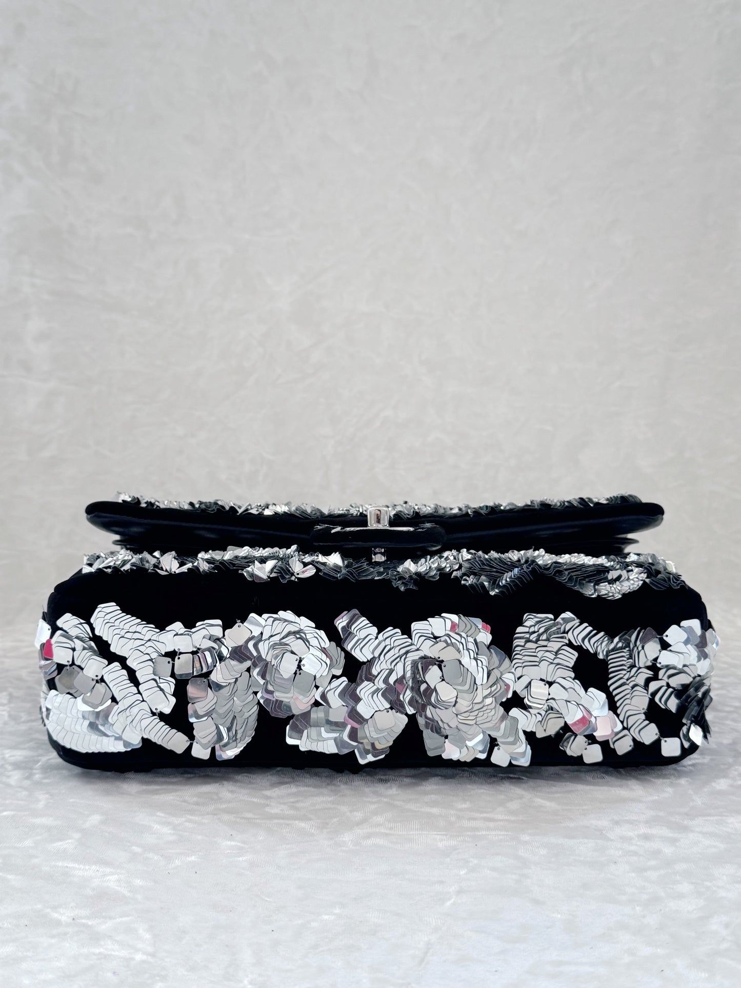 Chanel 2022 Metiers d’Art Velvet Sequined CF