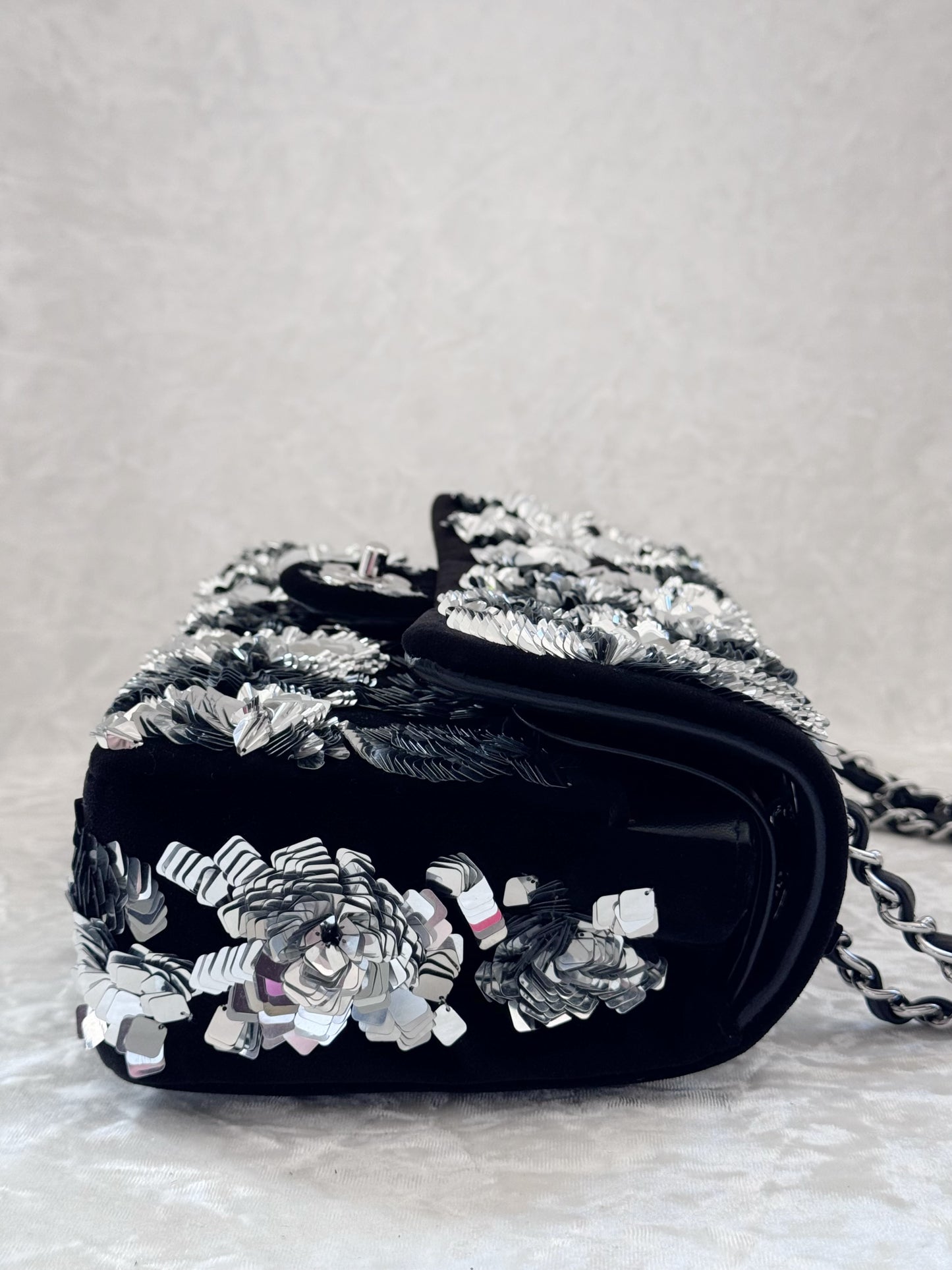 Chanel 2022 Metiers d’Art Velvet Sequined CF